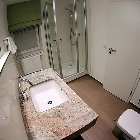 מלון Hotel-restaurant Entrada 3*