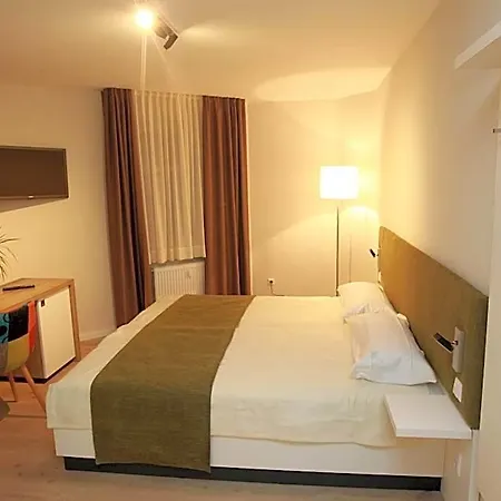 Hotel-restaurant Entrada 3* בילפלד