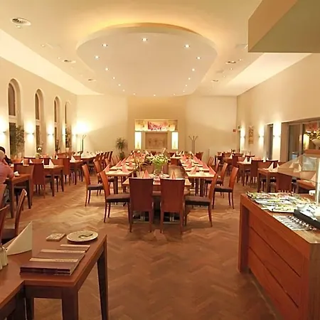 Hotel-restaurant Entrada 3* בילפלד