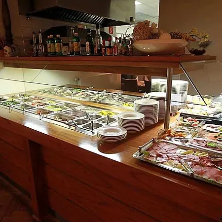 Hotel-restaurant Entrada 3*