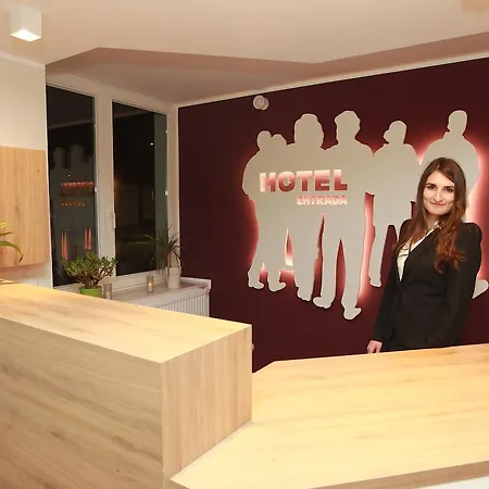 מלון Hotel-restaurant Entrada
