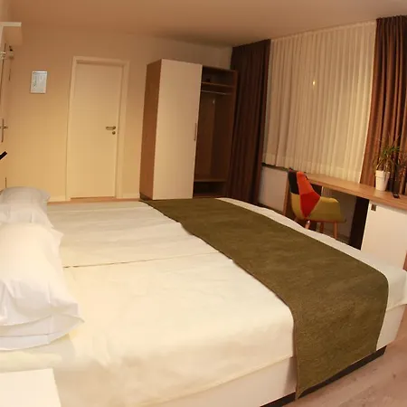 מלון Hotel-restaurant Entrada